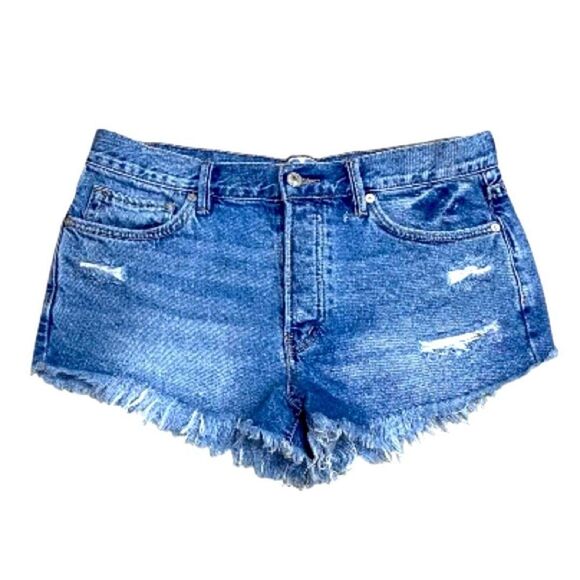 We The Free Frayed Distressed Denim Shorts Sz 27 100% Cotton 10” Rise 2” Inseam - Picture 1 of 10